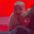 Stefano De Martino, sorpresa al suo spettacolo: il tenero video insieme al nipotino appena nato