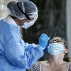 Coronavirus Lazio, boom di casi di rientro dalle vacanze. D'Amato: «A rischio l'apertura delle scuole in sicurezza»