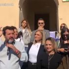 Salvini bacia un ex comunista passato alla Lega. Poi scopre che è interista...