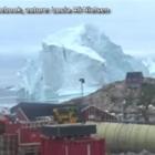 Groenlandia, enorme iceberg minaccia il villaggio: abitanti evacuati