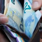 Germania, passante trova zaino con 16mila euro, lo restituisce e rifiuta la ricompensa: «É Natale»