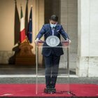 Nuovo Dpcm agita la maggioranza. Renzi: «Va cambiato». Ira di Zingaretti: «No a doppi giochi»