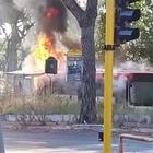 Roma, autobus si incendia in via Cassia: tutti i passeggeri in salvo