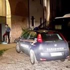 Assalto in villa a Lanuvio, proprietari picchiati dai rapinatori davanti ai figli piccoli e ai nonni