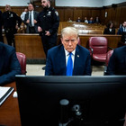 Trump a processo, le difficoltà dell'ex presidente: «Non sa stare seduto e tranquillo». I problemi con la "dieta" forzata