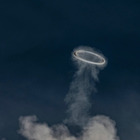 Etna, il vulcano emette anelli di vapore: in cosa consiste il raro fenomeno