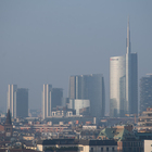 Foschia nei cieli di Milano per l’alta concentrazione di smog