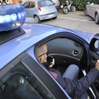 Roma, barista rapinato in pieno giorno: i banditi gli portano via 40mila euro