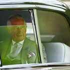 Regina Elisabetta, re Carlo III si trasferisce a Buckingham Palace: 100 dipendenti di Clarence House rischiano il licenziamento