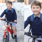 Kate Middleton, Louis compie tre anni. La tenera foto in bici per andare all'asilo. I fan notano un dettaglio: «Com'è possibile?»