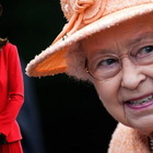 Regina Elisabetta sadica con Kate Middleton: cos'è costretta a fare la duchessa ogni Natale