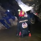 Thailandia, le immagini dei salvataggi nella grotta: come hanno portato fuori i ragazzi Video