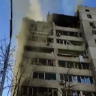 Ucraina, a Kiev bombe in centro: colpito palazzo di 12 piani
