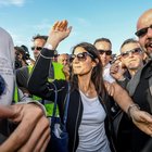 Festa M5S a Rimini, tensione all'arrivo di Raggi: insulti ai giornalisti