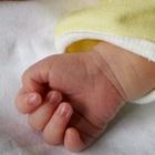 Neonato muore in Svizzera: positivi anche i due fratellini