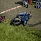 Gp d'Austria: weekend di paura in pista: due incidenti choc nel giro di qualche ora. Distrutta la moto di Bastianini, sfiorato Valentino Rossi
