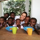 Silvia Romano, gli amici in Kenya: «Grazie a lei sogno di fare il chirurgo, è speciale»
