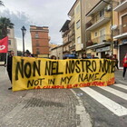 Naufragio di Cutro, abitanti in piazza per protestare: «Una manifestazione pacifica, ma non ci vogliono»