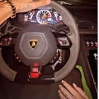 Chanel Totti, Cristian Babalus si riprende mentre guida la Lamborghini a 150 km/h con una mano: il video sui social insieme alla fidanzata