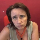 Daniela Lo Verde, la preside antimafia di Palermo arrestata per corruzione. «Rubava pc e cibo destinati agli alunni». Valditara: «Sospensione immediata»