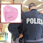 Mascherine Ffp2 rosa alla polizia