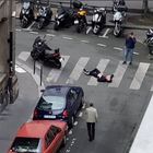 Paura a Parigi, accoltella i passanti urlando “Allah Akbar”, poi ucciso: morta una donna, 4 feriti. L'Isis rivendica