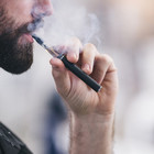 E-sigarette vietate nel Lazio: in uffici e ospedali. Giovani nel mirino