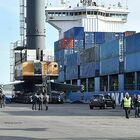 Rifiuti dalla Tunisia, proseguono le operazioni di sbarco a Salerno