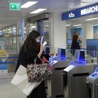 Coronavirus, chiude l'aeroporto di Milano Linate: passeggeri al terminal 2 di Malpensa