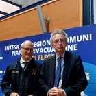 immagine Bradisismo nei Campi Flegrei, terzo incontro a Napoli: «Confermata allerta gialla ma scosse più forti sono possibili»