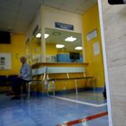 Napoli, agguato all'ospedale Pellegrini: spari contro un ferito. La Asl: «Scene da Padrino»