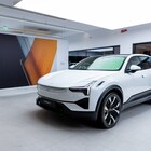 Polestar ha inaugurato a Milano il suo primo “Space”. Spazio multifunzionale, entro fine anno anche a Roma