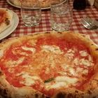 «Cameriere straniero picchiato in una pizzeria di Napoli»: denuncia choc su Tripadvisor