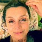 Sabrina Paravicini e il cancro, la confessione su Instagram: «Accarezzare di nuovo i capelli è bellissimo»