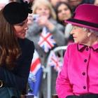 La regina Elisabetta ha scioccato tutti: ecco cosa ha concesso a Kate Middleton