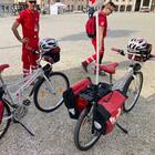 Adunata, la cabina dei soccorsi senza sosta: in campo anche i medici ciclisti