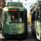 Controllore chiede di togliere il piede dal sedile, colpito con un pugno sul tram della linea 5 a Roma