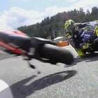MotoGp, Valentino Rossi sfiorato da una moto: «Mai avuto una paura così, Zarco lo ha fatto apposta»