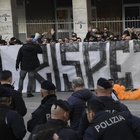 Napoli, protesta ultrà al San Paolo: «Giocatori mercenari». Cori anche contro De Laurentiis
