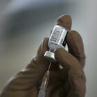 Vaccino, esenzione solo per pochi malati con patologie preesistenti
