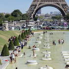 â¢ A Parigi il Trocadero diventa una maxi-piscina -Fotogallery