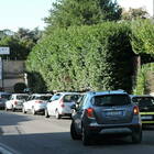 Genzano, file chilometriche al drive in della Rsa Covid: traffico bloccato, interviene la Polizia Locale (foto e video Sciurba)