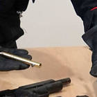 Foto | La penna-pistola trovata a Ponticelli