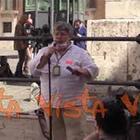 La protesta delle guide turistiche a Montecitorio, le immagini