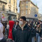 Le immagini della protesta degli studenti di Milano: in piazza «Contro la maturità del 2022»