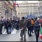 Trattori, protesta in ordine sparso a Roma: un presidio degli agricoltori a Largo Chigi