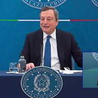 Draghi: "Prenotare vacanze estive? Io lo farei, andrei volentieri"