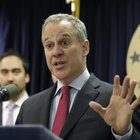 Abusi sessuali, si dimette il procuratore di New York che fece causa a Weinstein