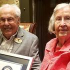 Lei ha 105 anni e lui 106, sono la coppia più vecchia del mondo: «Il nostro segreto? La gentilezza»
