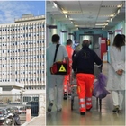 «Ci dispiace, è morto»: paura in ospedale, i parenti della vittima insultano e picchiano medici e infermieri